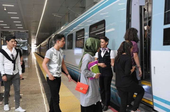 Bayramda Raylı Sistemlerde Rekor Yolcu Sayısı