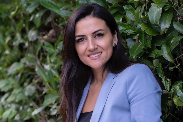 Livaneli'ye Eğitime Katkı Ödülü
