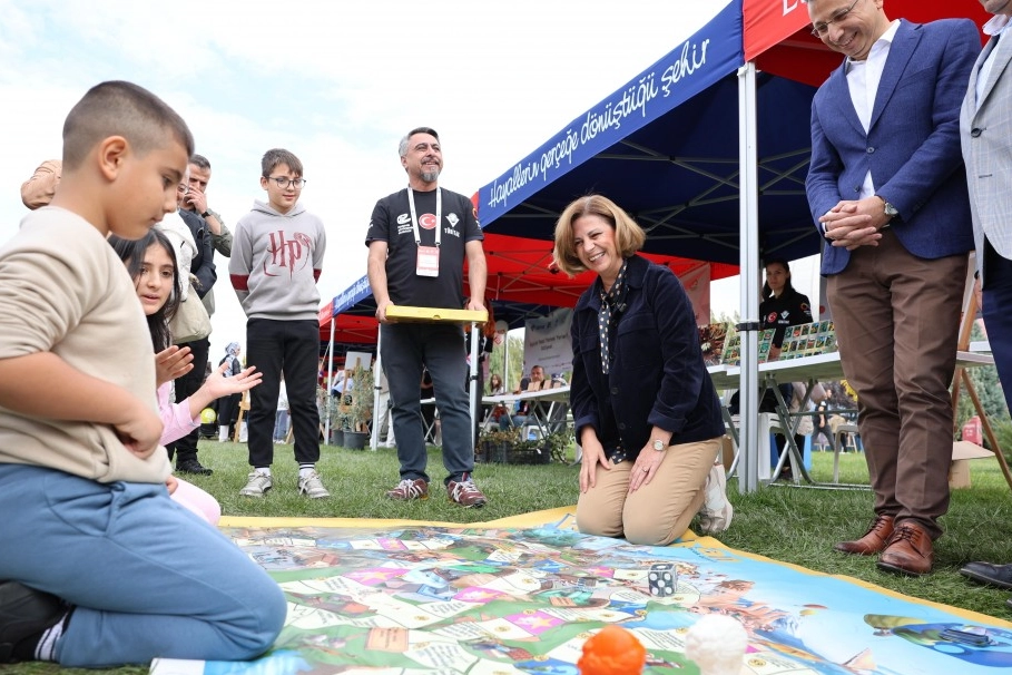 Eskişehir’de “Günümüzden Geleceğe Bilim Yolculuğu” şenliği gerçekleşti