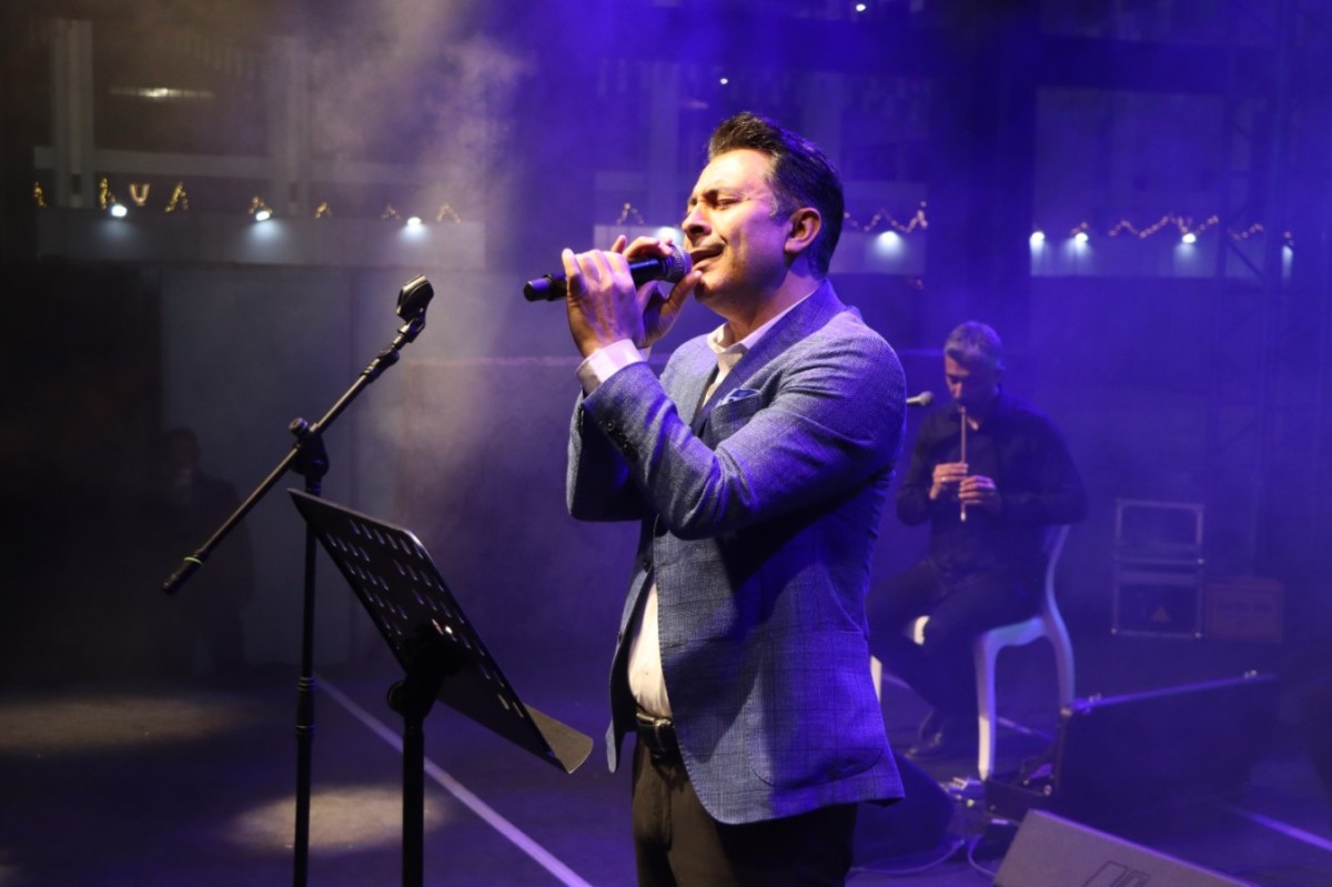 Abdurrahman Önül Şanlıurfa'da İlahi Konseri Verdi
