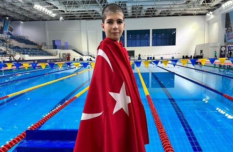 Milli yüzücü Şimşek, Paris'te yarışacak
