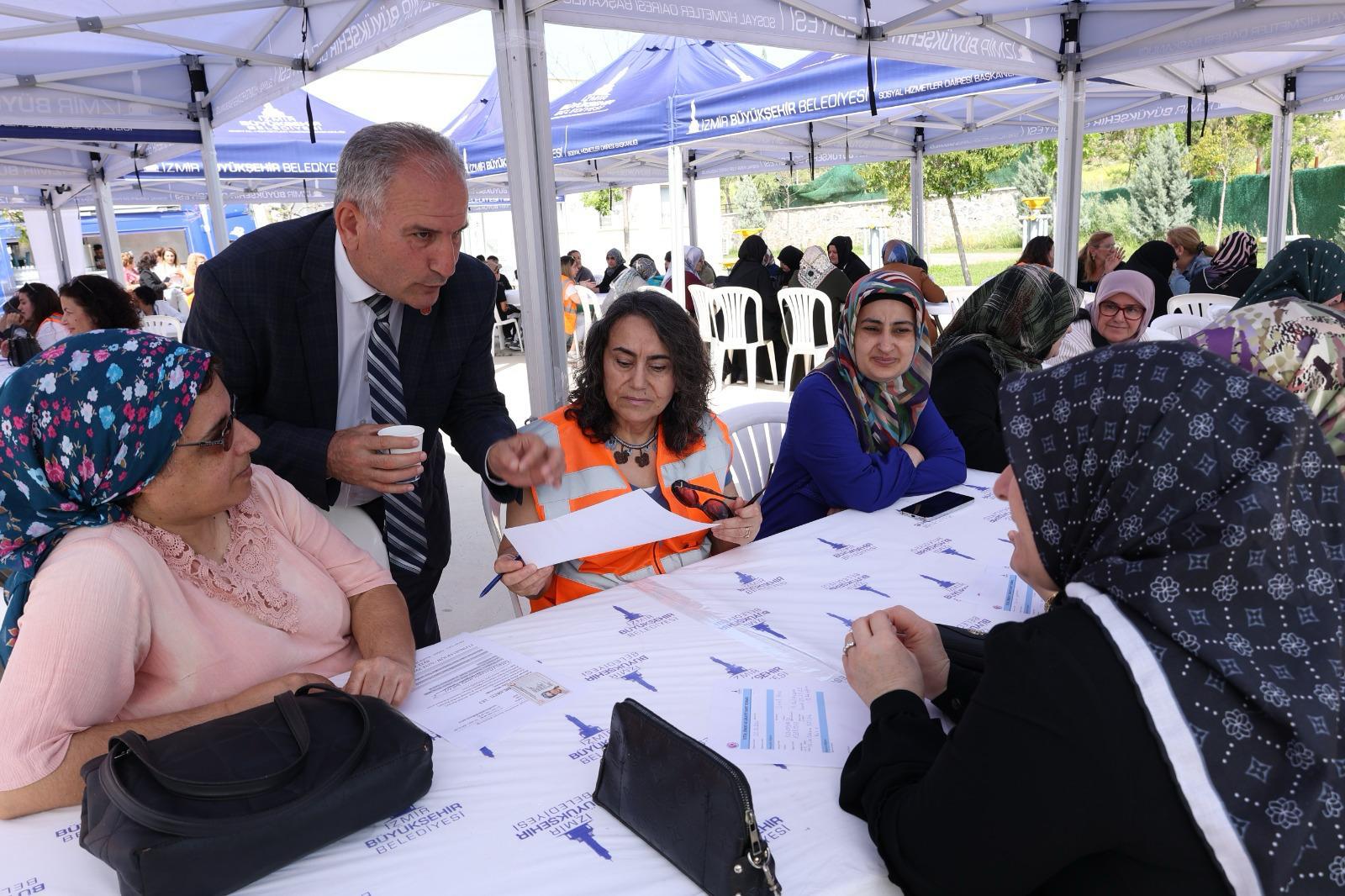 İzmir'de  “Sıcak Çaylar, Güçlü Bağlar”  etkinliği düzenleniyor 