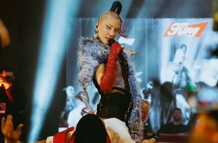 Hande Yener'den Galataport'ta Altın Konser
