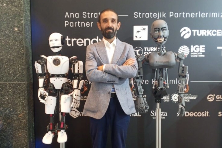Tomyris: Robot Vatandaşlık Başvurusu
