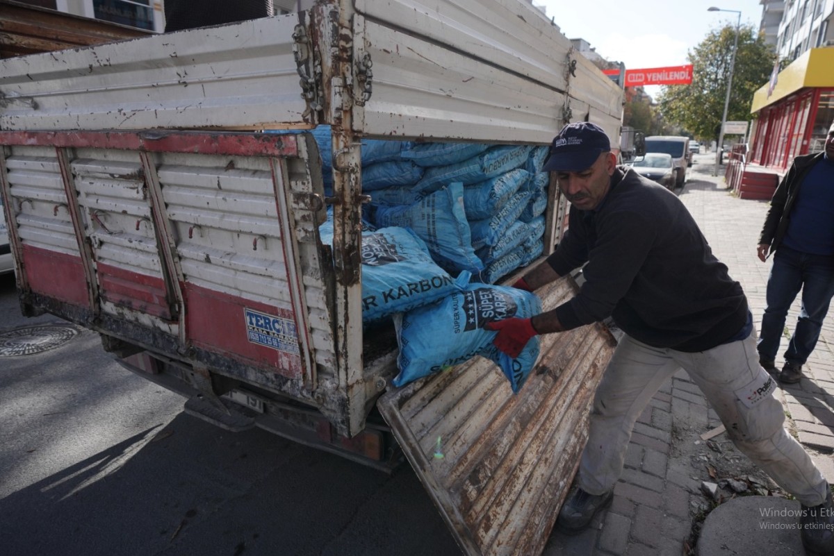 Beylikdüzü'nden 80 Aileye Kömür Desteği
