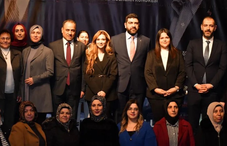AK Parti Artuklu Kadın Kolları'nda yeni başkan seçildi
