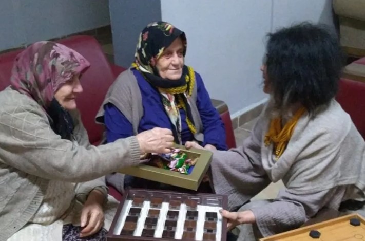 Sakarya'da Huzurevi'ne Anlamlı Bayram Ziyareti
