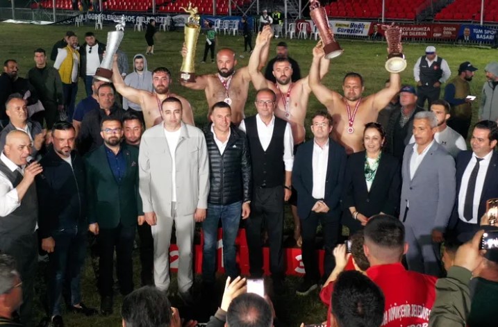 Gazipaşa Güreşçisi, Altın Kemerle Şampiyon Oldu
