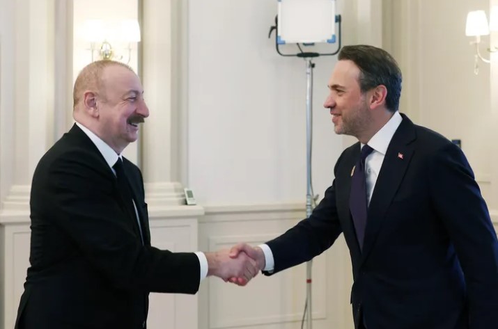 Bayraktar-Aliyev Görüşmesi: Enerji İş Birliği Peşişiyor
