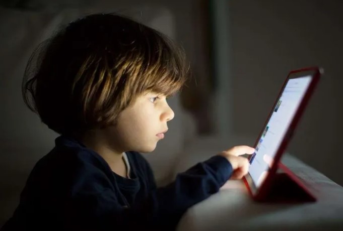 Yaz Tatilinde Ekran Süresi Kontrolünde Olun!

