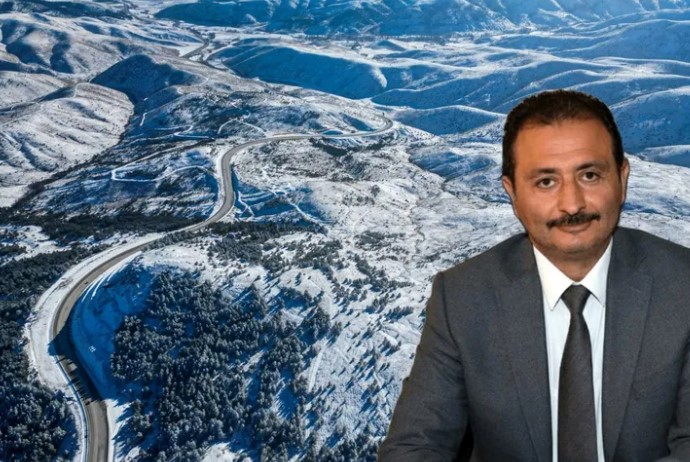Çamlıbel Tüneli ile Tokat-Sivas Yolu Rahatlayacak

Türkiye'nin ulaştırma alanındaki en önemli projelerinden biri olan Çamlıbel Tüneli, 23 Eylül'de ihaleye çıkıyor.  Tokat ile Sivas arasındaki ulaşımda büyük zorluk yaratan, 1650 rakımlı Çamlıbel Geçidi, tünelin açılmasıyla tarihe karışacak.

Yıllardır, özellikle kış aylarında sürücülerin kabusu olan geçit, yoğun kar yağışı, tipi ve buzlanma nedeniyle can ve mal kayıplarına yol açıyordu. Yeni tünel sayesinde bu riskler ortadan kalkacak.

**