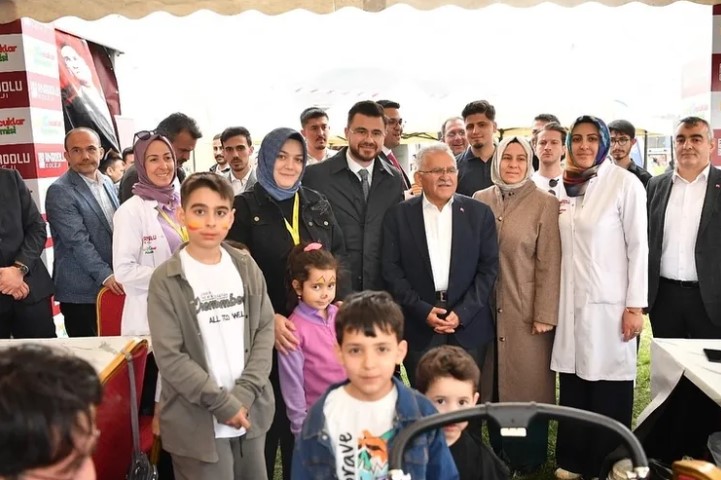 Kayseri'de Çocuk Kitap Fuarı Coşkusu
