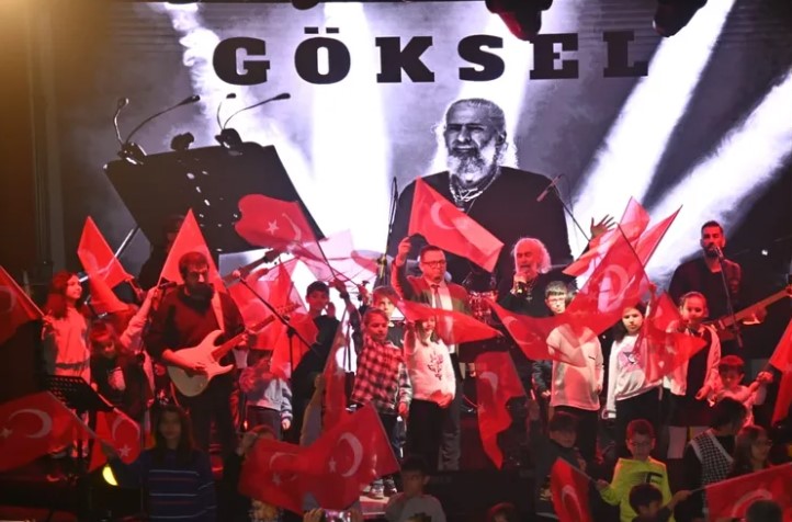 Manisa'da Manço ve Karaca Anısına Konser
