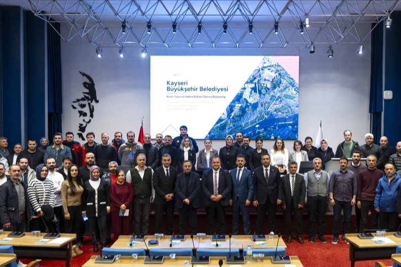 Kayseri Büyükşehir’de Personel ve Gençlere Eğitim Desteği