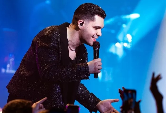 Emir Can İğrek'ten Bostancı'da Unutulmaz Konser
