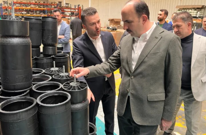 Altay, OSB ve Bilim Merkezini Ziyaret Etti
