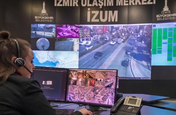 İzmir'de Akıllı Kavşaklar Trafiği Akıllandırıyor

