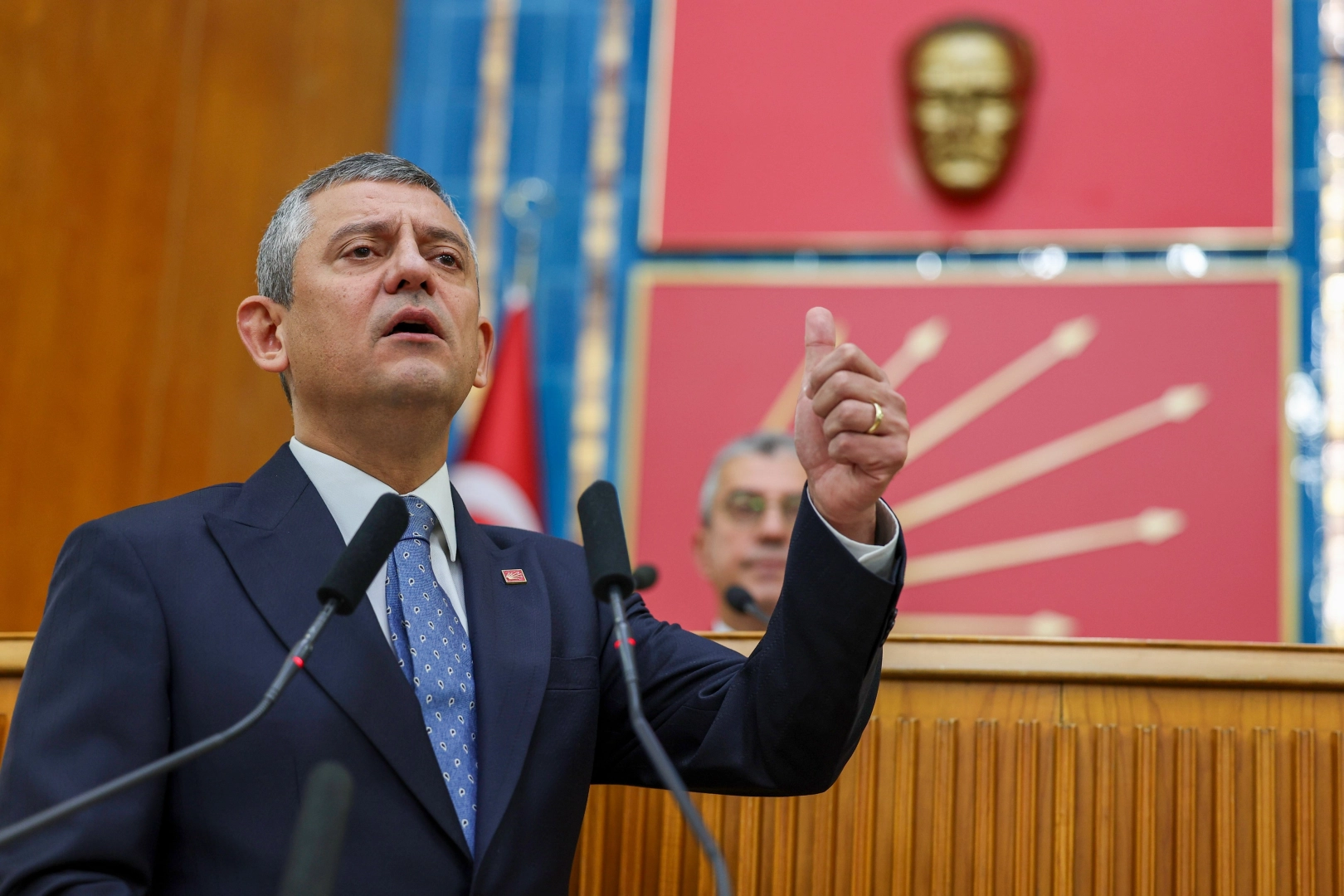 CHP Genel Başkanı Özel, Komisyon Çalışmalarını Eleştirdi