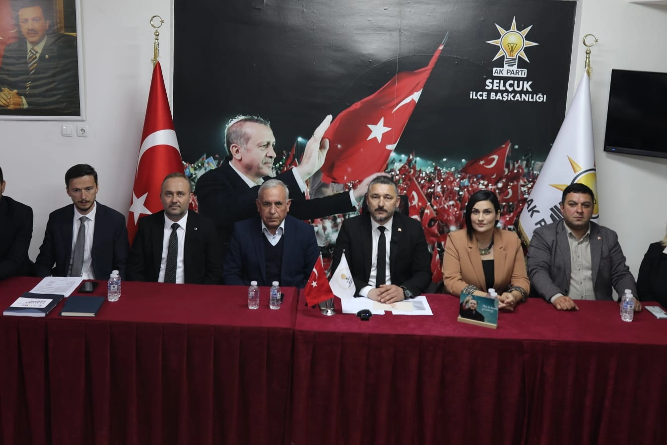 Selçuk'ta Belediye Yönetimi Hedefte:  AK Parti'den Sert Eleştiriler
