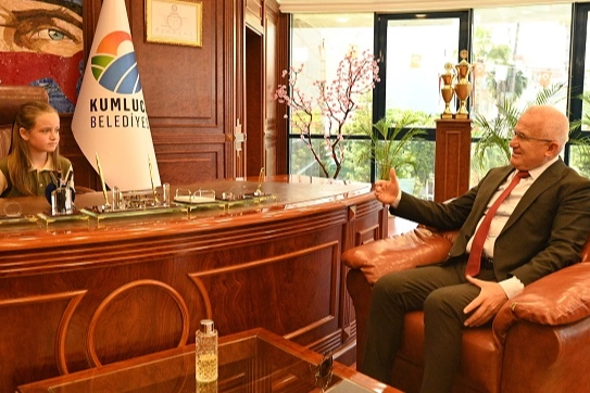 Minik Başkan, Antalya'da Makamı Devraldı

