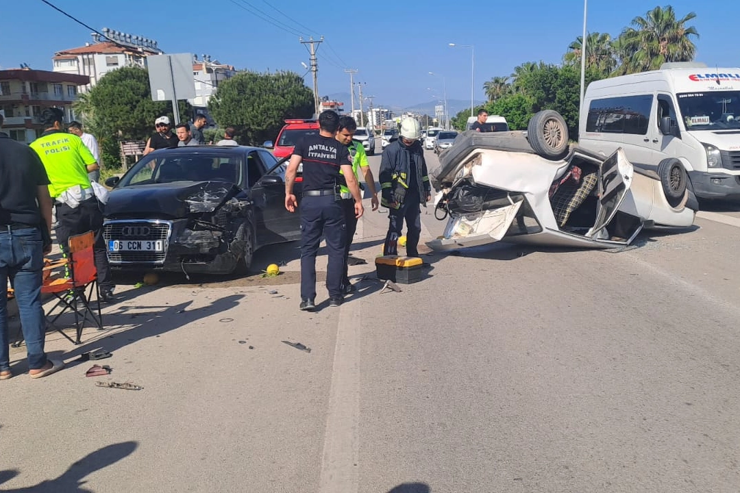 Finike'de Trafik Kazası: Bir Yaralı
