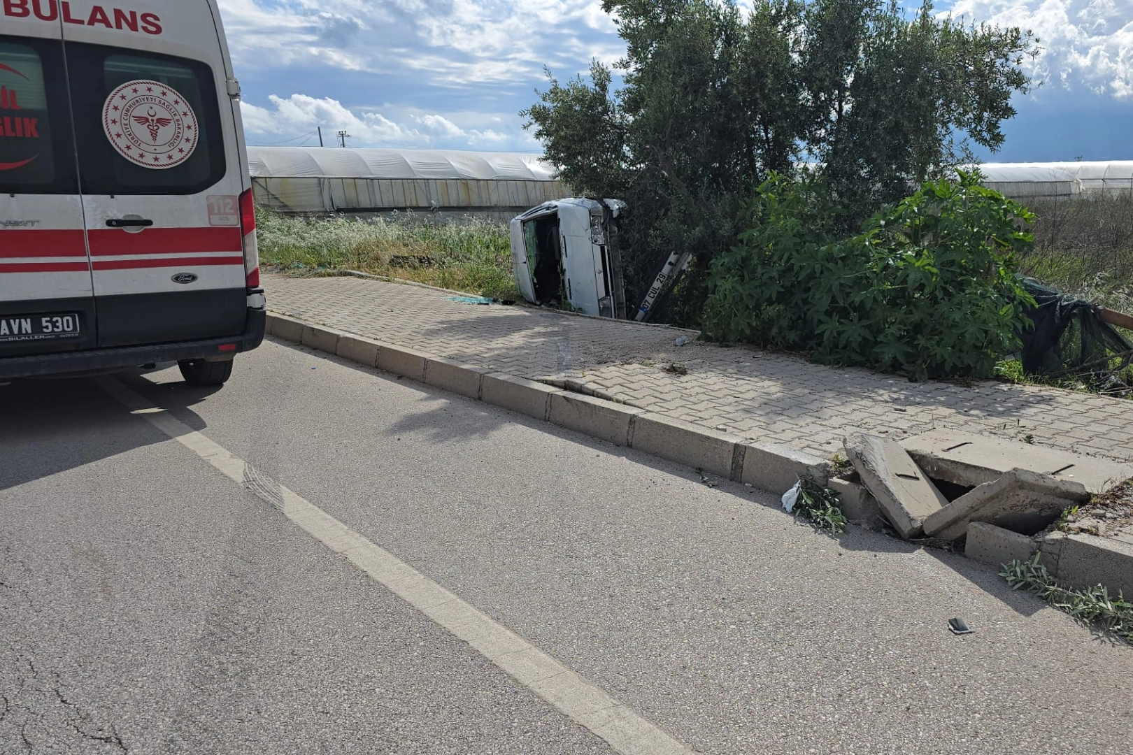Kumluca'da Trafik Kazası: 2 Yaralı
