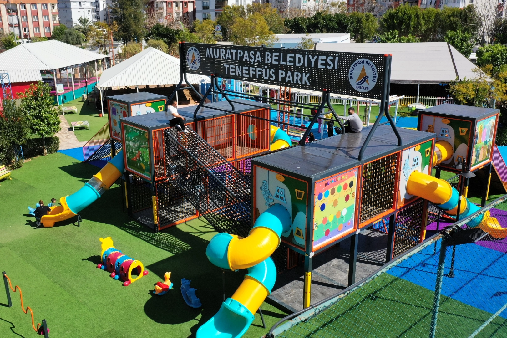 Muratpaşa Belediyesi, Bayramda Plaj ve Parklarını Açık Tutacak

