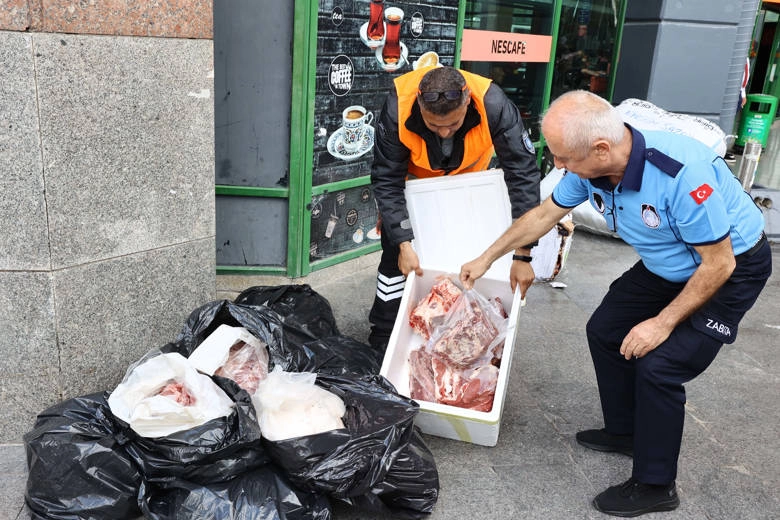 Antalya'da 300 kg usulsüz et ele geçirildi
