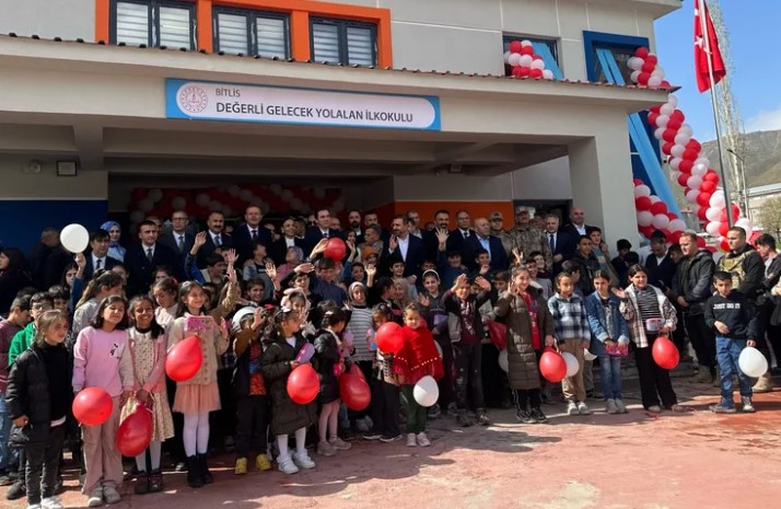 Bitlis'te 11. Köy Okulu Umudu
