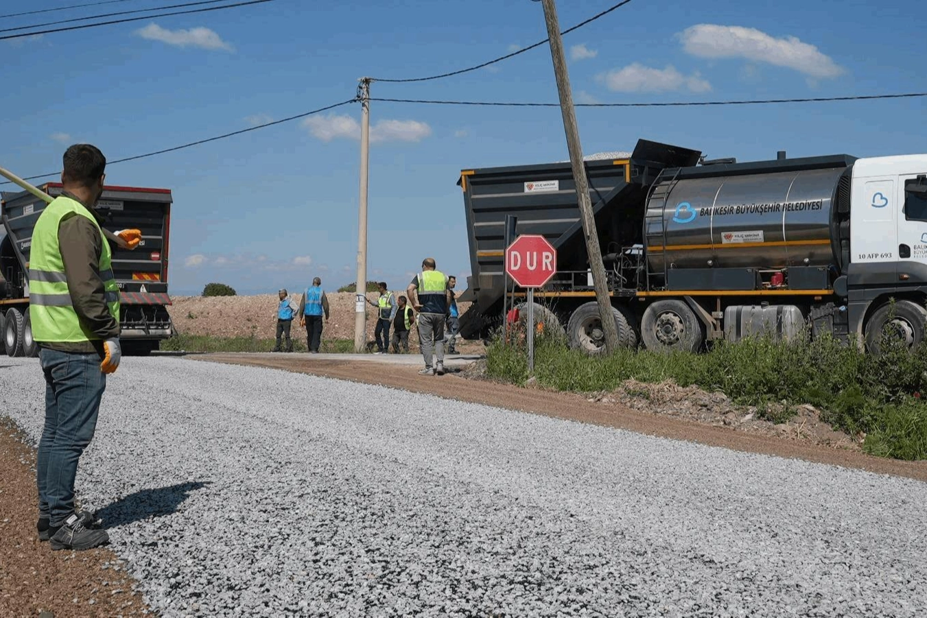 Balıkesir'de Kırsal Mahalleye Yeni Yol Yapımı Başladı
