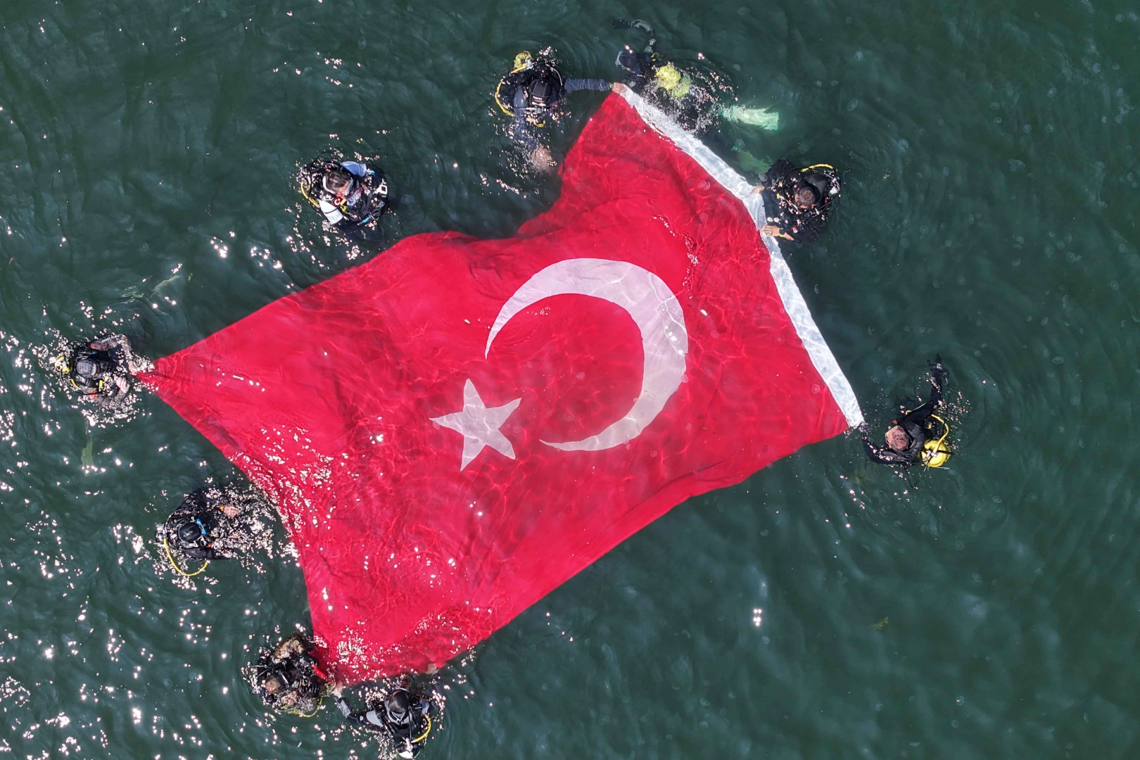 Başiskele'de Yeni Su Sporları Merkezi Açıldı
