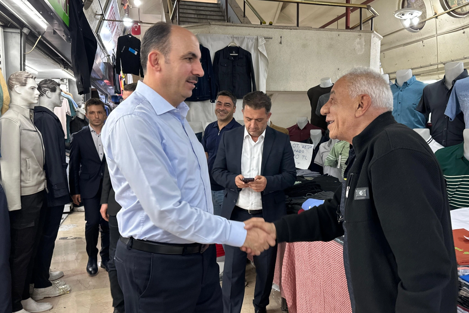 Altay, Bayram Alışverişinde Konyalılarla Buluştu
