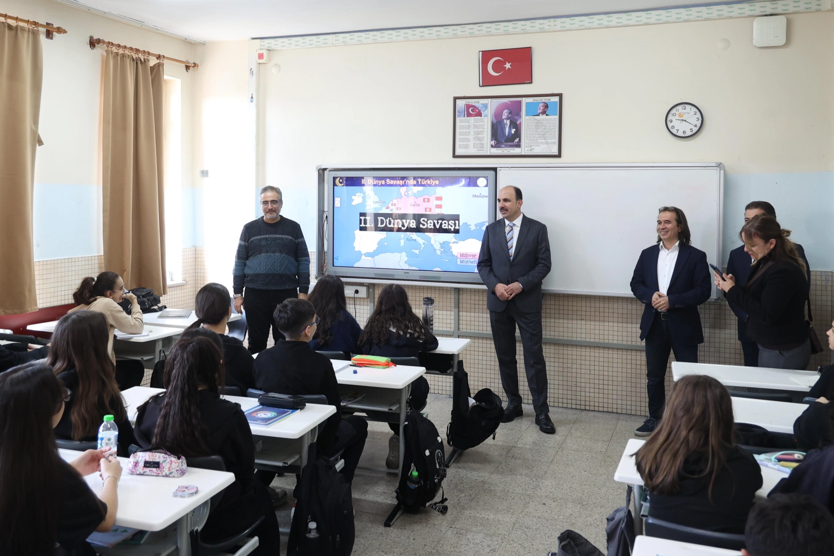 Altay, Konya'da Öğrencilerle Buluştu

