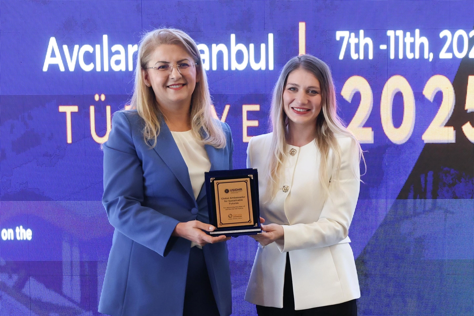 Ovalıoğlu'ndan Kadın ve Gençlik Zirvesi'nde Çağrı
