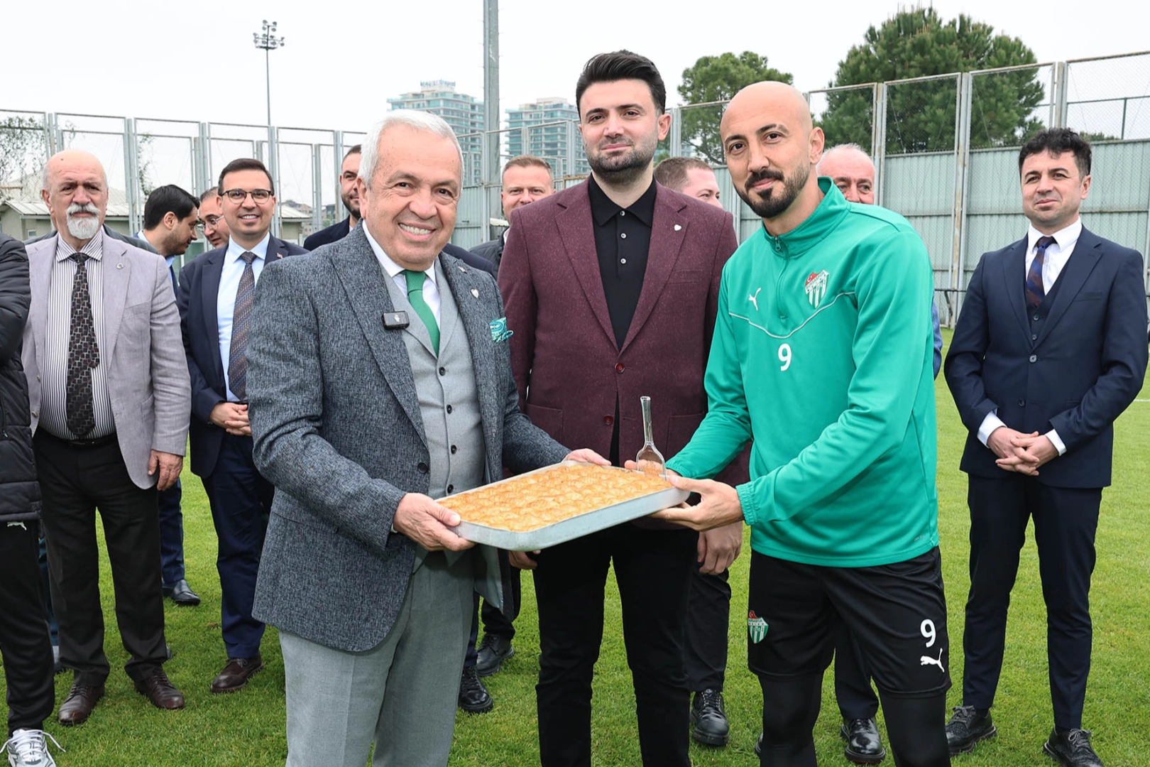 Özdemir'den Bursaspor'a tam destek
