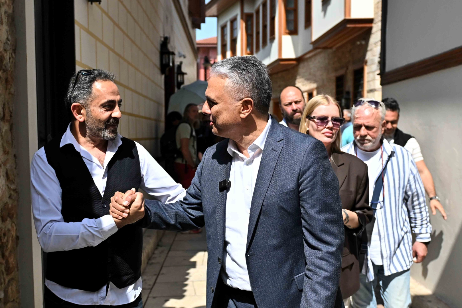Uysal, Kaleiçi Esnafıyla Buluştu
