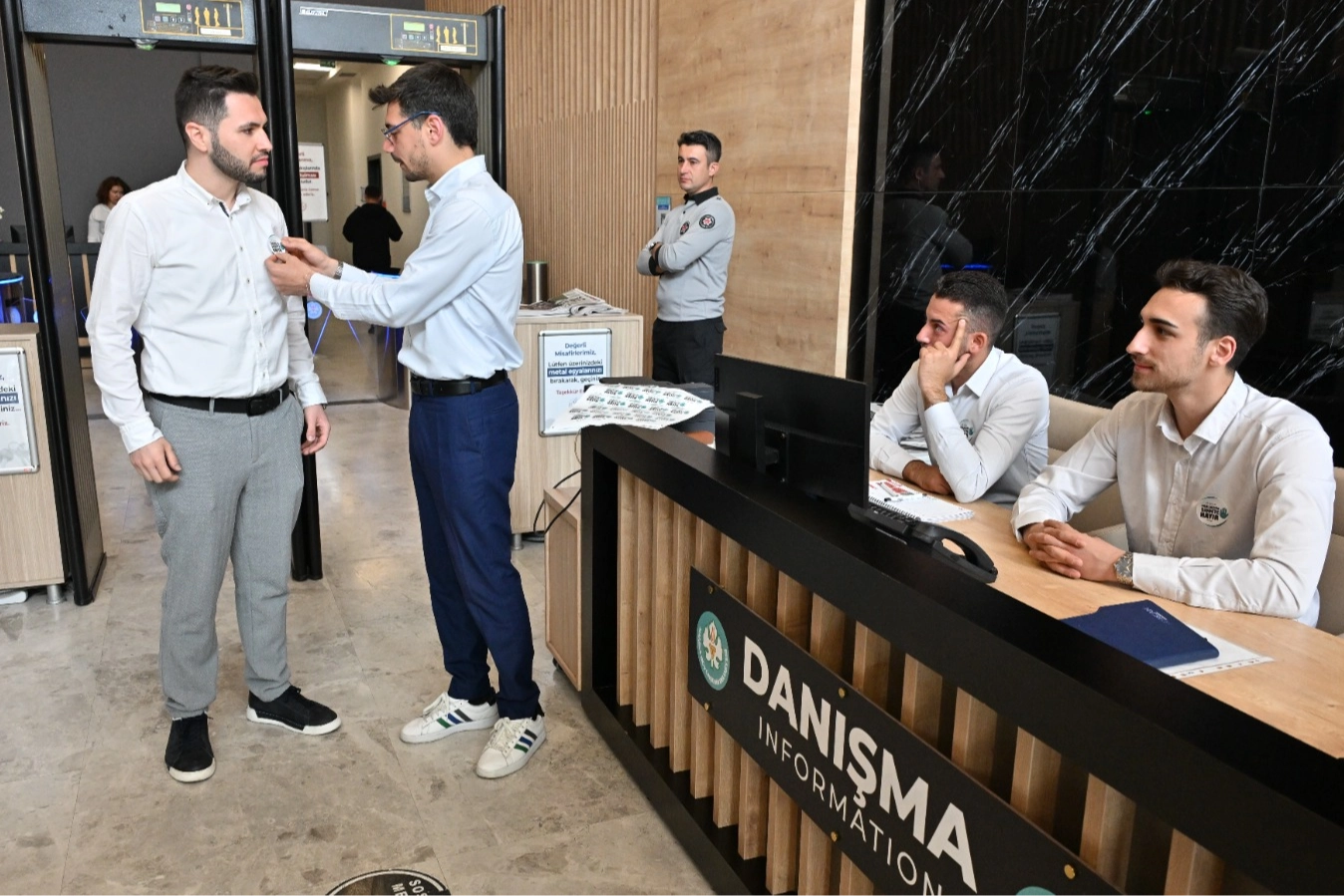 Zeyrek'ten Sağlık Çalışanlarına Minnet Çağrısı
