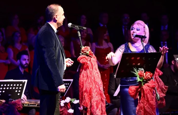 Manisa'da Aşkın Seslendiği Konser
