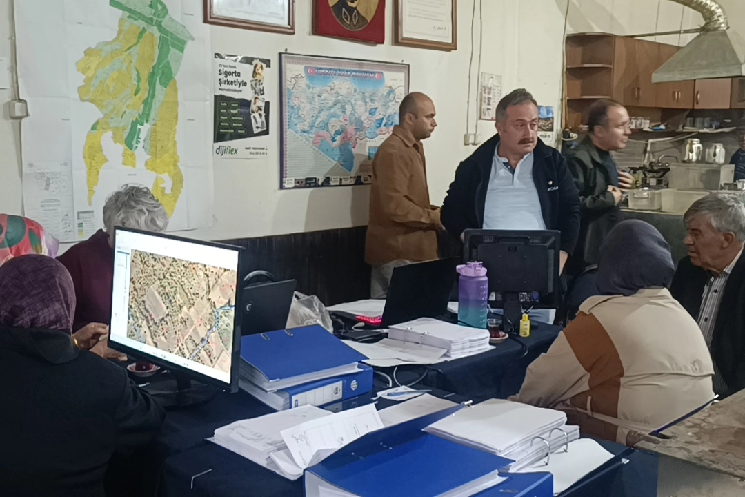 Bilecik Pazaryeri'nde Toplulaştırma Çalışmaları Devam Ediyor
