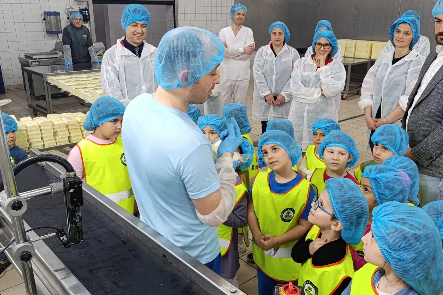 Bornova'da Çocuklar Tarımla Buluştu
