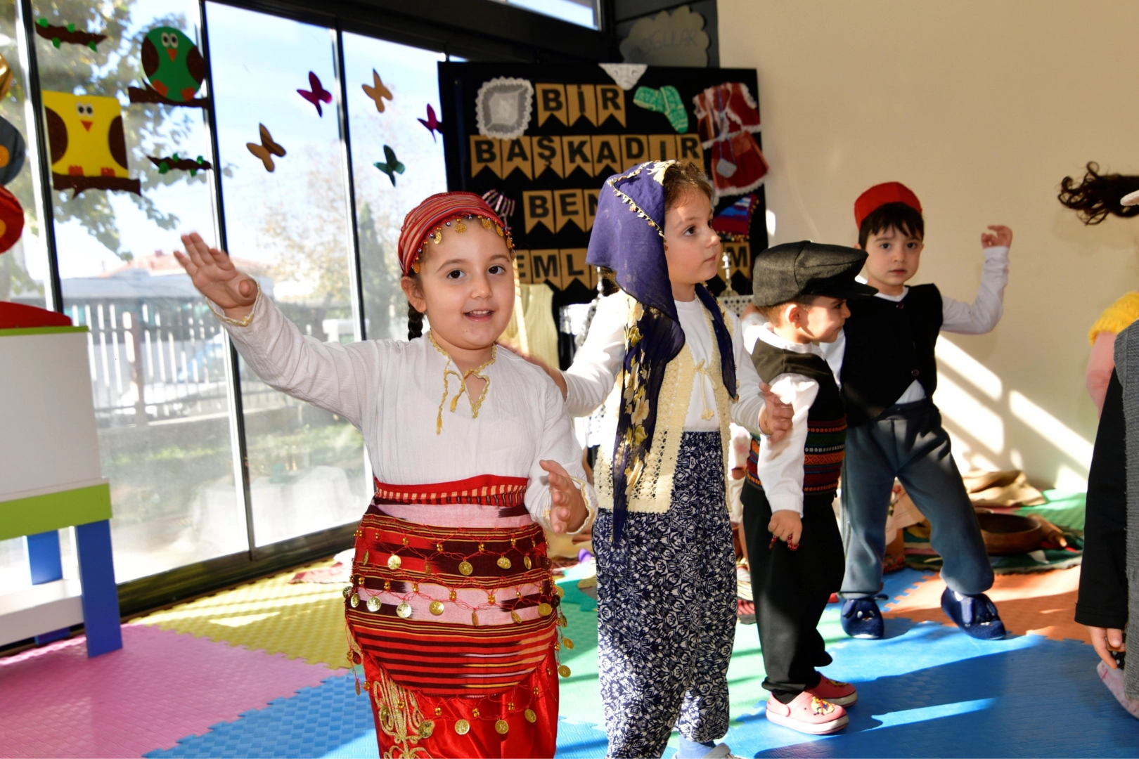 Bornovalı miniklerden 'yerli' coşku