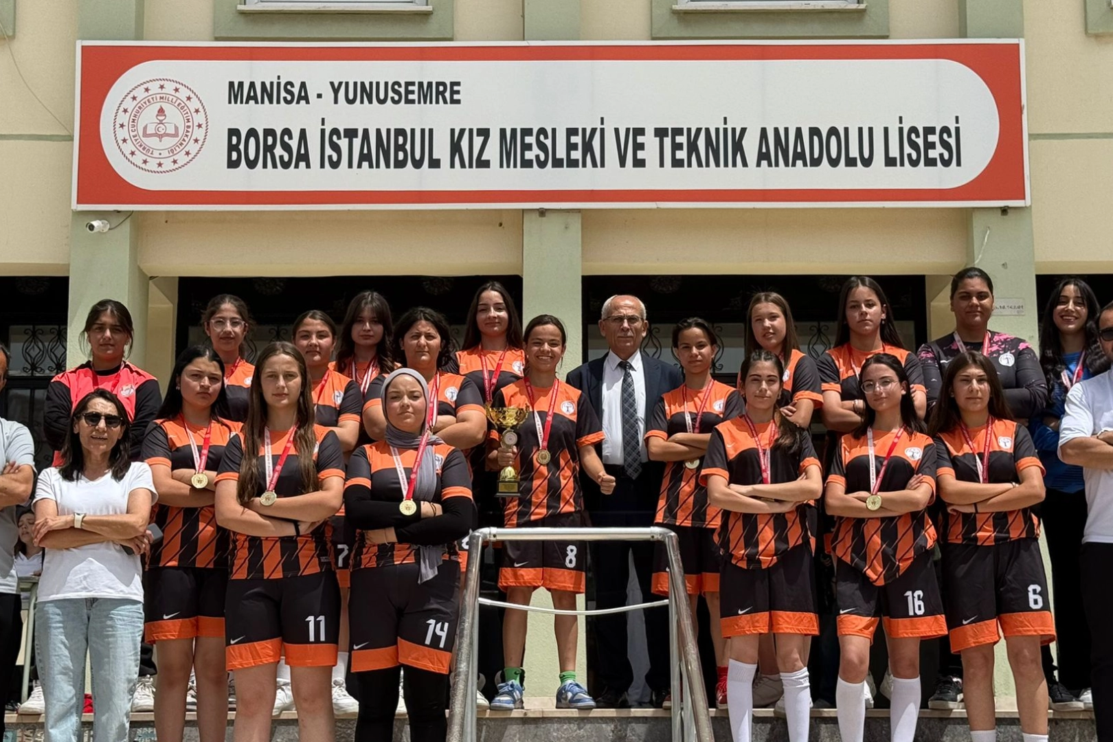 Borsa İstanbul Kız Lisesi, Futsal'da İl Şampiyonu
