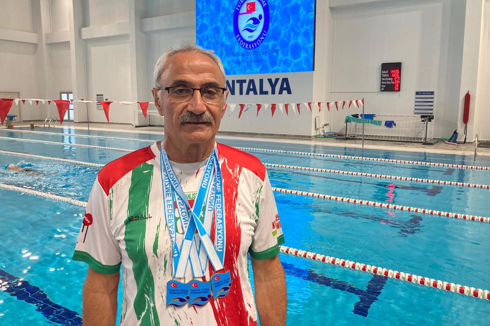 Ateş'ten Uluslararası Yüzme Şampiyonası'nda 5 Madalya
