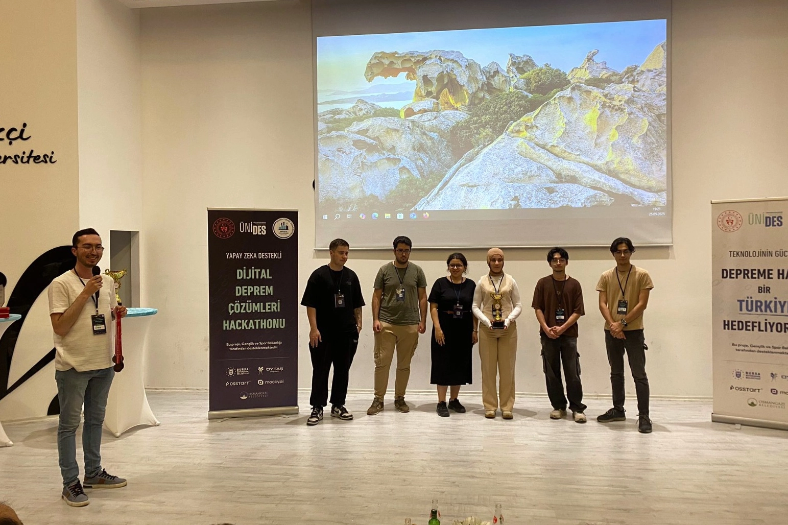 BTÜ'de Deprem Çözümleri Hackathonu Başarılı Oldu

