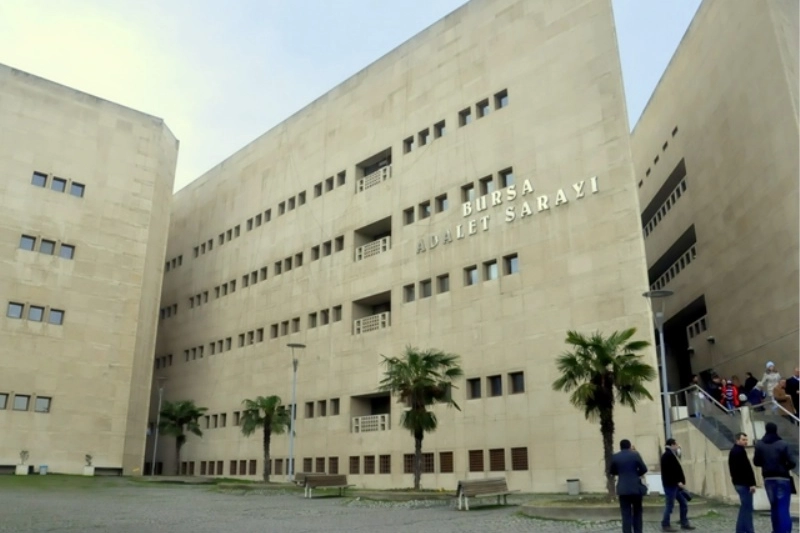 Bursa'da doğum iznindeki öğretmenin re'sen atamasına mahkeme 'dur' dedi