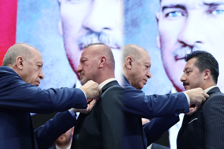 Bursa'da İYİ Parti'den AK Parti'ye geçiş
