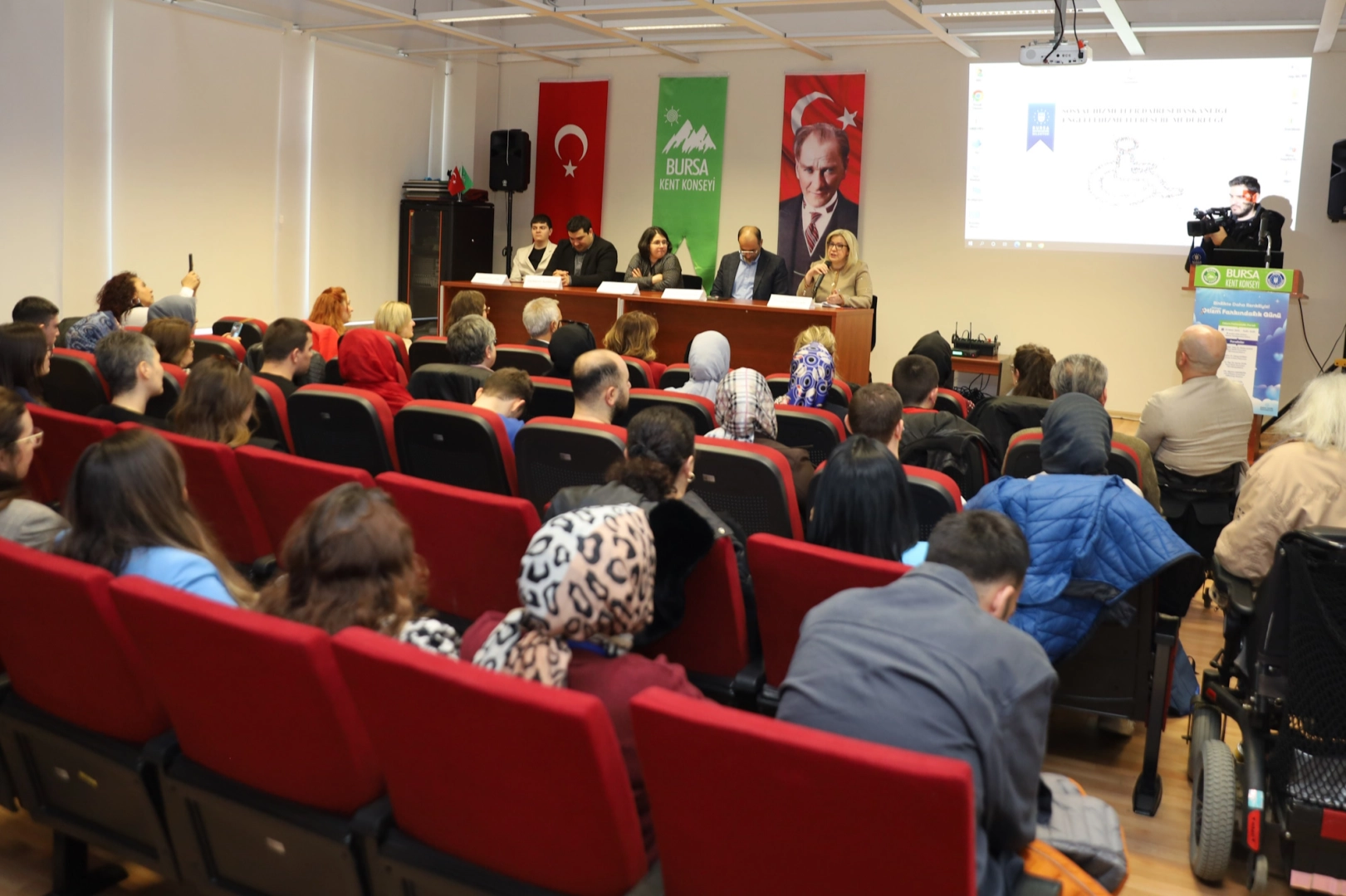 Bursa'da Otizm Farkındalık Paneli Düzenlendi
