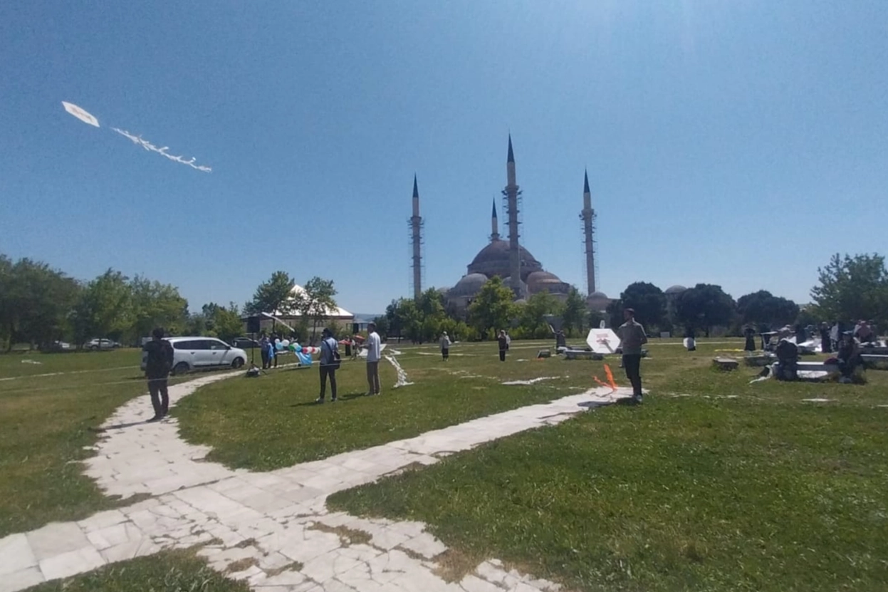 Bursa'da Filistin ve Doğu Türkistan için Uçurtma Etkinliği
