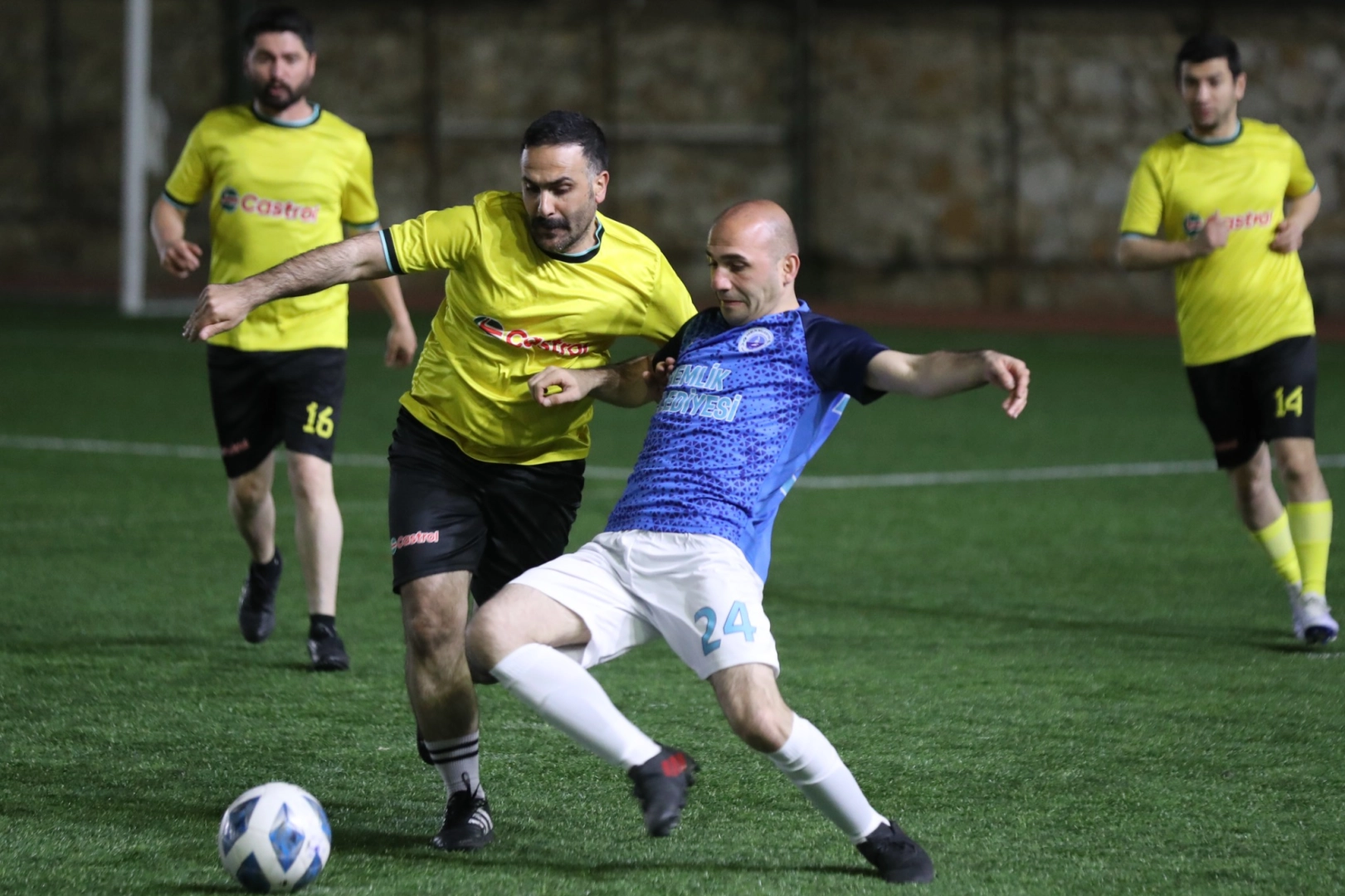 Gemlik Emek Turnuvası başladı: Final heyecanı yaklaşıyor
