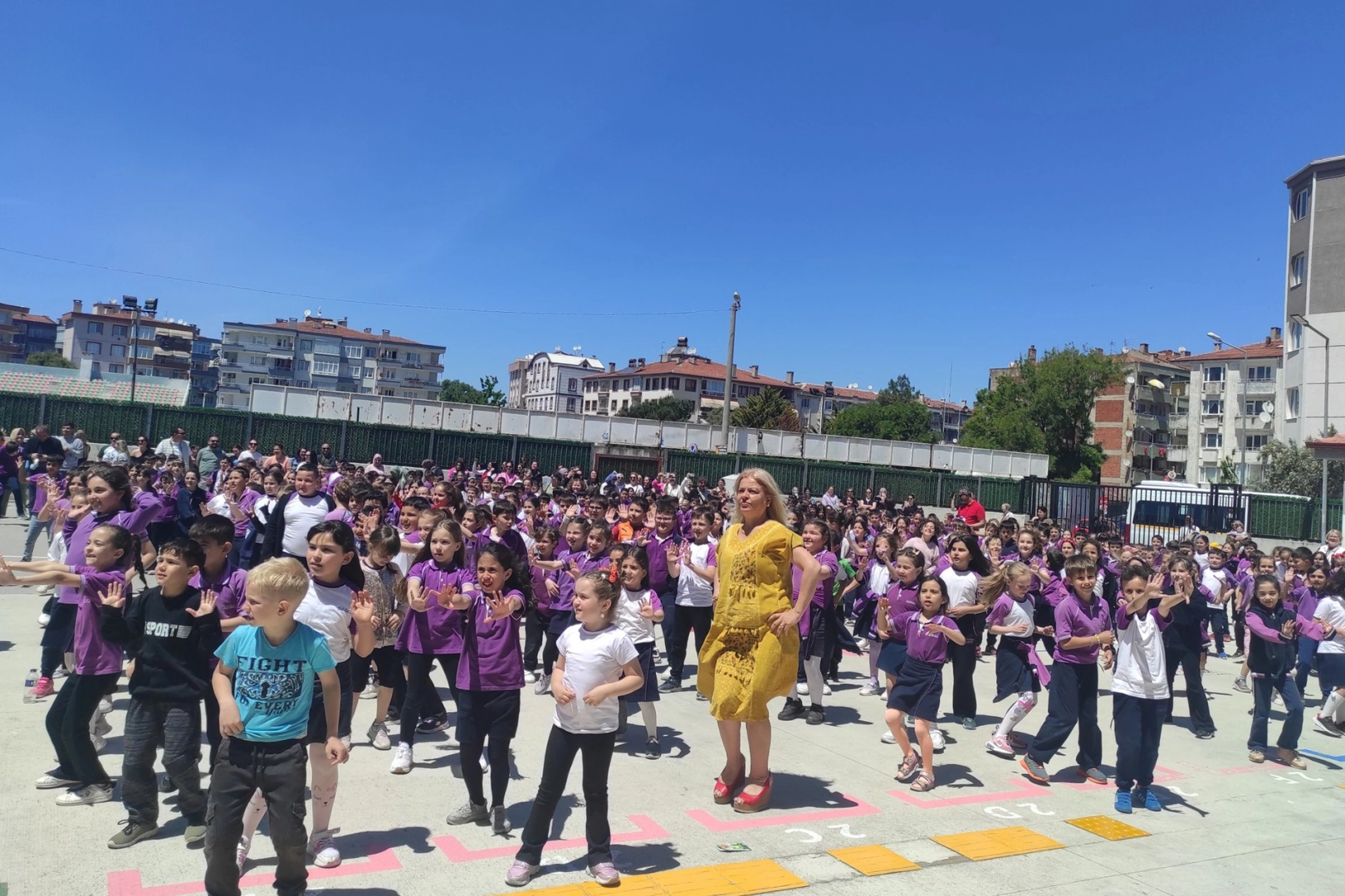 Mudanya Okulunda Zumba ile Sağlıklı Yaşam Projesi
